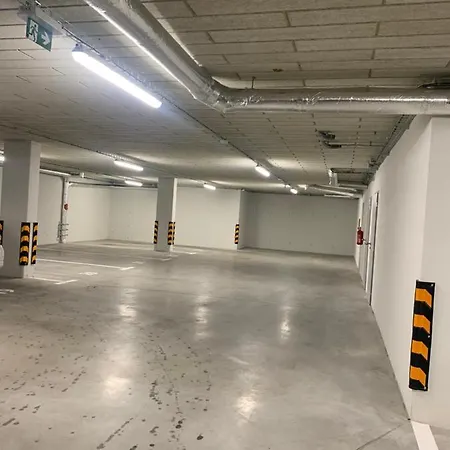 Soukromy Byt 2+Kk S Balkonem A Parkovanim Znojmo Exterior photo