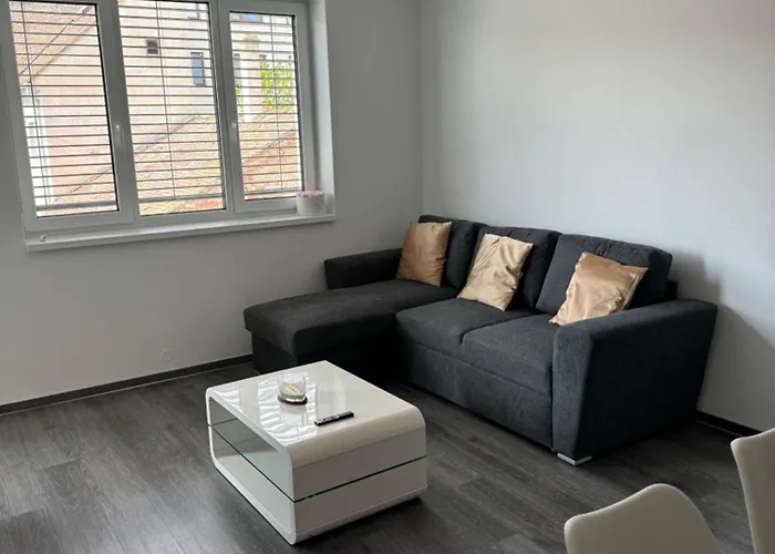 Soukromy Byt 2+Kk S Balkonem A Parkovanim