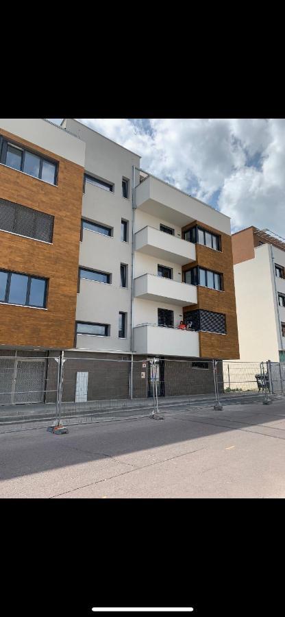 Soukromy 2+kk S Balkonem A Parkovanim Apartment *