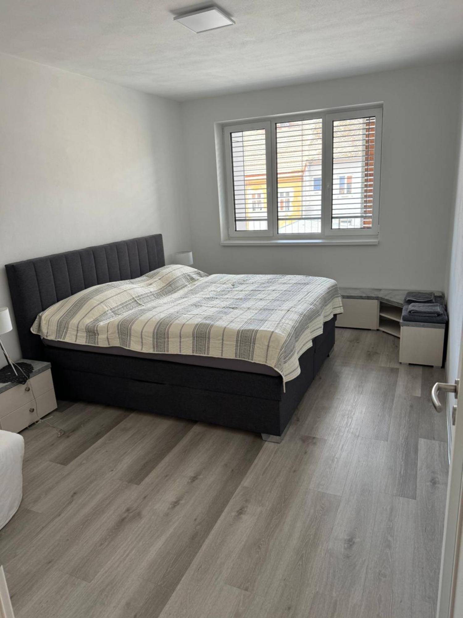 Apartment Soukromy 2+kk S Balkonem A Parkovanim *